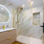Felix Faure - Somptueux 3 Pieces - Carre D'or - Parking Apartment *
