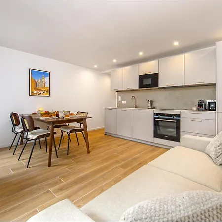 Apartment Felix Faure - Somptueux 3 Pieces - Carre D'or - Parking