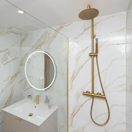 Felix Faure - Somptueux 3 Pieces - Carre D'or - Parking Apartman *