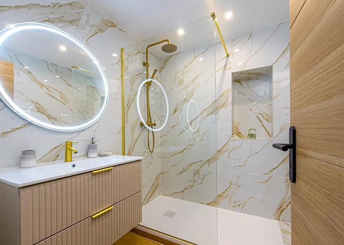 Felix Faure - Somptueux 3 Pieces - Carre D'or - Parking Apartamento *